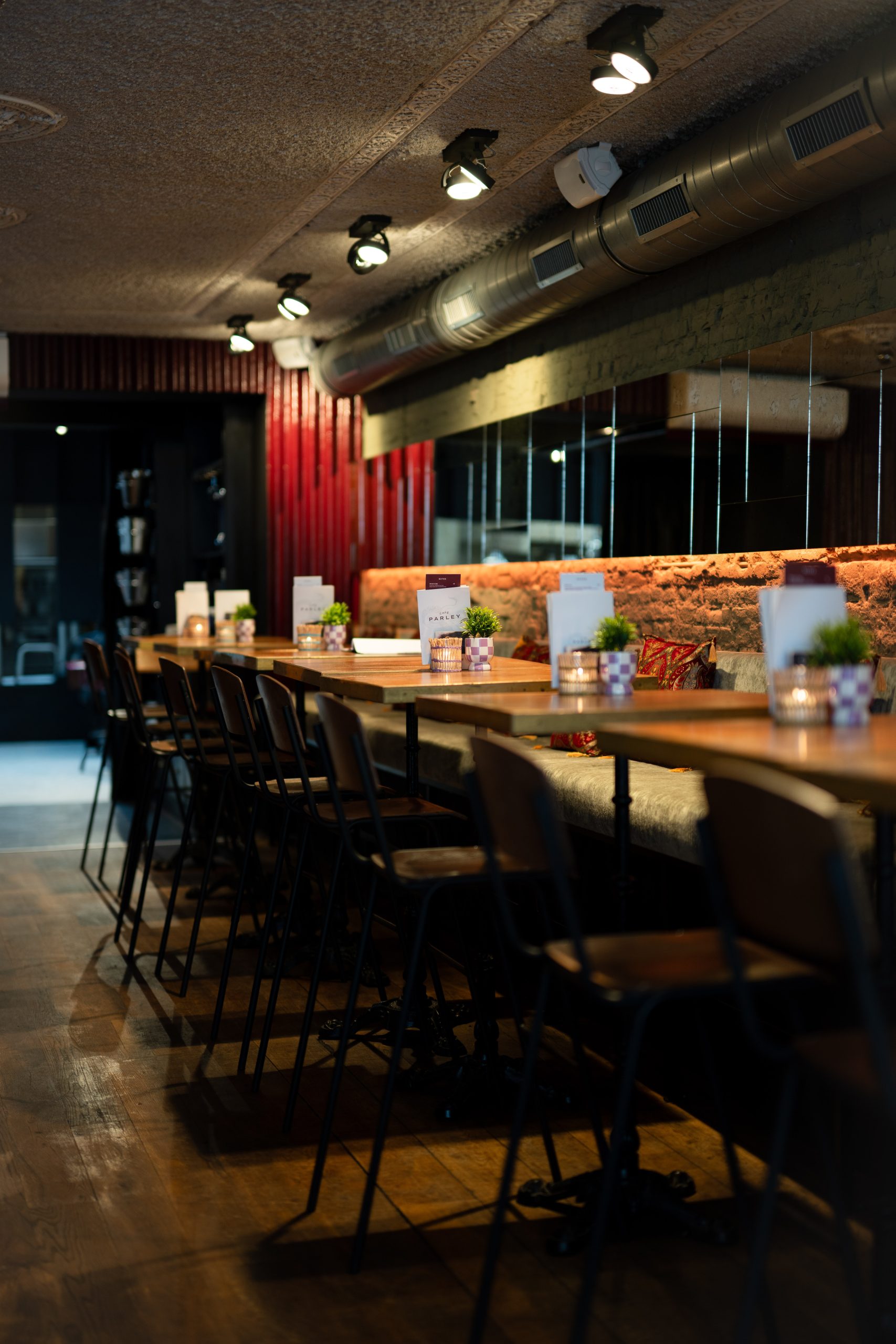 Cafe-Parley-Poolen-Sport-Borrel-Diner-Bar-Eten-Drinken4
